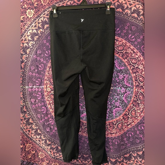 Old Navy Active Black Leggings - Picture 2 of 4